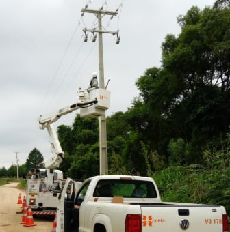 COPEL团队安装了TripSaver II重合器